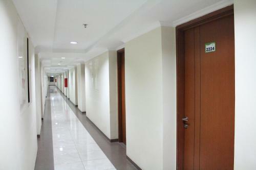 Hotel Oyo 266 Margonda Residence 5