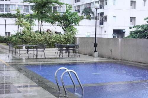Hotel Oyo 266 Margonda Residence 5