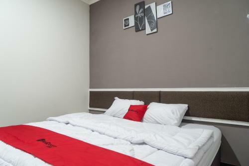 Hostal Reddoorz Plus @ Sawah Besar