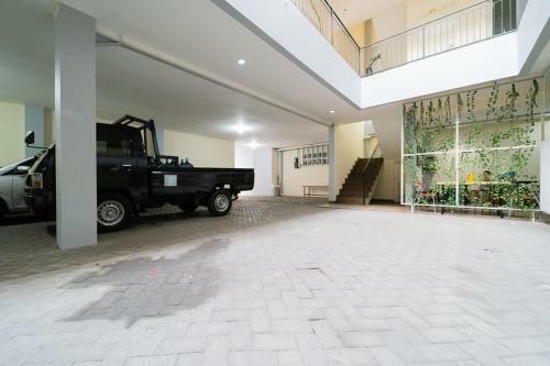 Hostal Koolkost Near Ragunan Zoo - Minimum Stay 6 Days