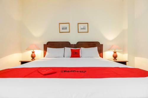 Hostal Reddoorz Plus Near Gbk Senayan