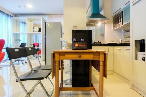 Spacious Studio Apartment The Mansion At Kemang By Travelio