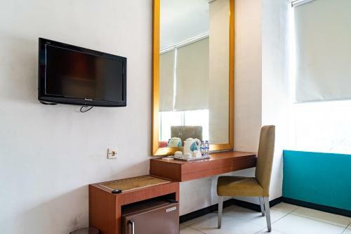Hotel Reddoorz Plus Near Blok M Square