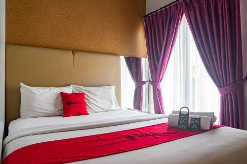 Hotel Reddoorz Plus Near Blok M Square