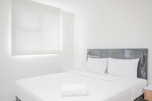 Comfy And Modern Studio Bintaro Icon Apartment By Travelio