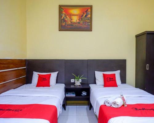 Reddoorz Plus @ Hotel Asih Uny