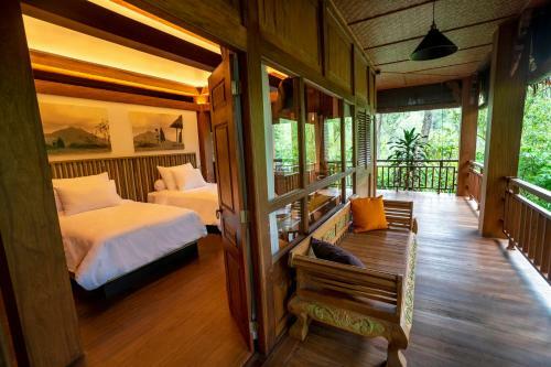 Hotel Tira Vilagna Suites & Spa