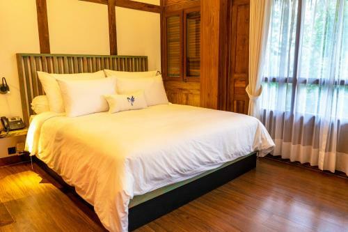 Hotel Tira Vilagna Suites & Spa