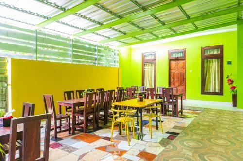 Oyo 1682 Greenia Hotel