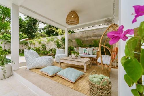 Sunyi Villas