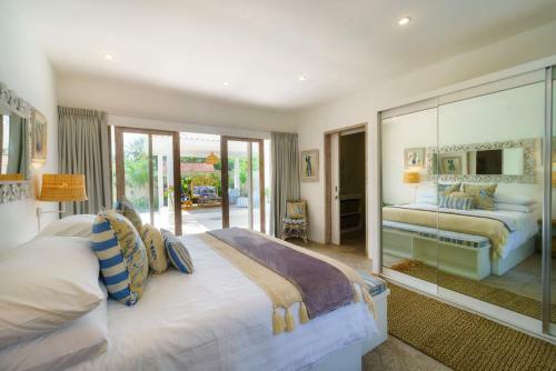 Sunyi Villas