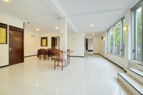 Hotel Oyo 2519 Mayang Garini