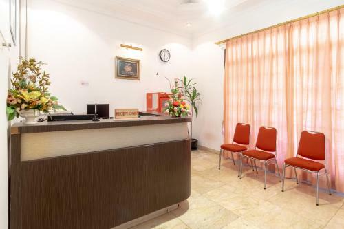 Hotel Oyo Life 2843 Raz House Syariah