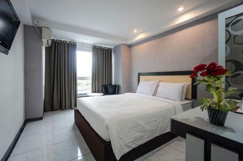 Capital O 3433 Hotel Plaza