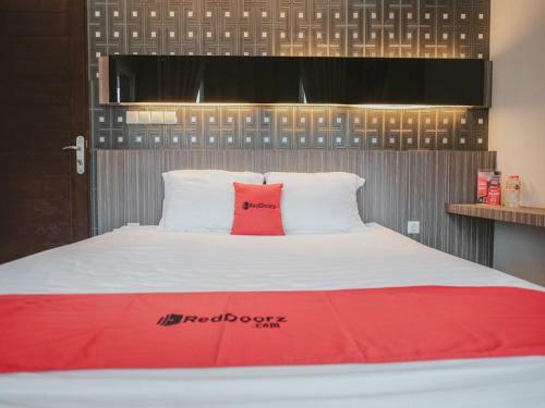 Hostal Reddoorz @ Jamin Ginting Medan