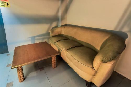 Hotel Oyo 3375 Sumatera Agustinekost Syariah