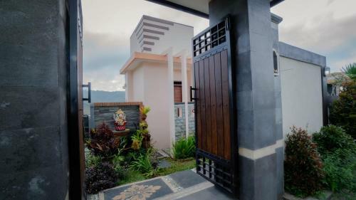 Hostal Shitala Villa