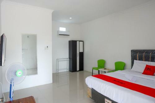 Hostal Koolkost Near Rs Samaritan Palu - Minimum Stay 6 Nights