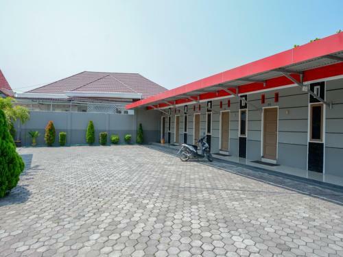 Hostal Koolkost Near Rs Samaritan Palu - Minimum Stay 6 Nights