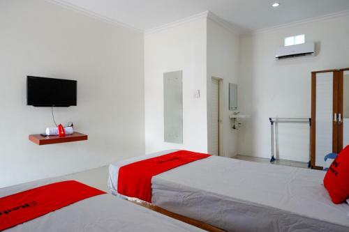 Hostal Koolkost Near Rs Samaritan Palu - Minimum Stay 6 Nights
