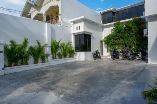 Reddoorz Plus @ Cameloan Hotel Palu