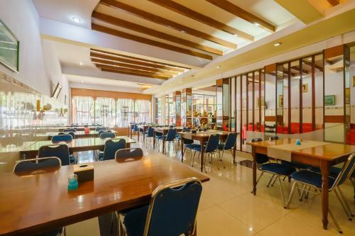 Hotel Reddoorz @ Parapat