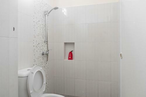 Hostal Reddoorz Plus Near Millenium Ict Centre Medan 2