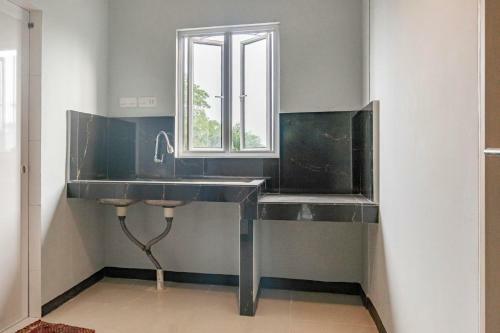 Hostal Reddoorz Plus Near Millenium Ict Centre Medan 2