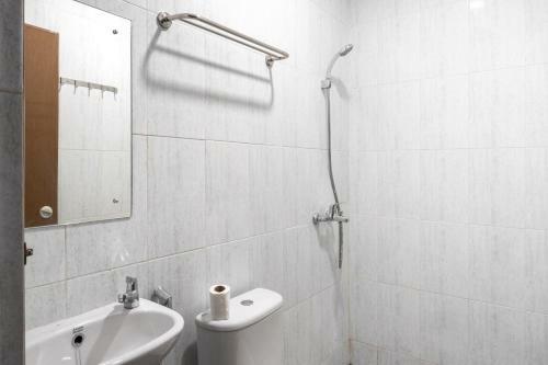 Hostal Reddoorz Near Manhattan Square Medan