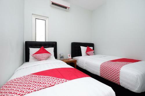 Hotel Oyo 1565 Palebon Residence