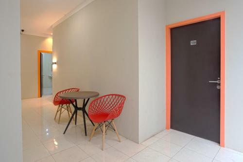Hotel Oyo 2443 Innjoy Transm Banyumanik