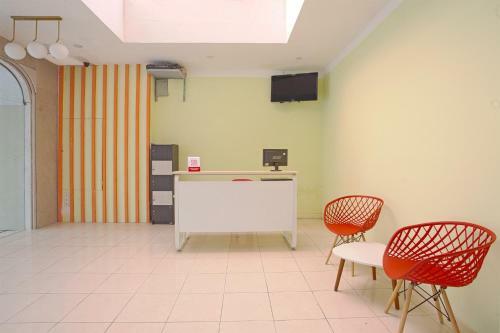 Hotel Oyo 2443 Innjoy Transm Banyumanik