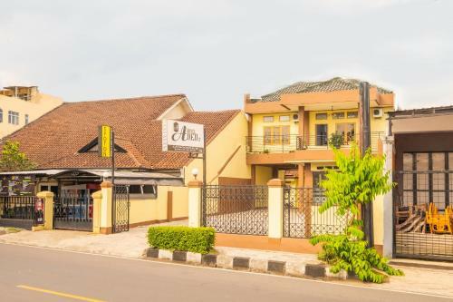 Oyo 2395 Hotel Aden 2 Syariah