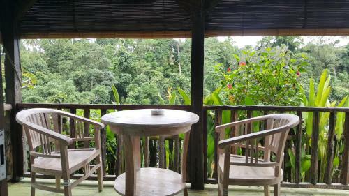 Hostal Bayu House And Villas