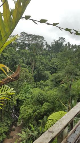 Hostal Bayu House And Villas