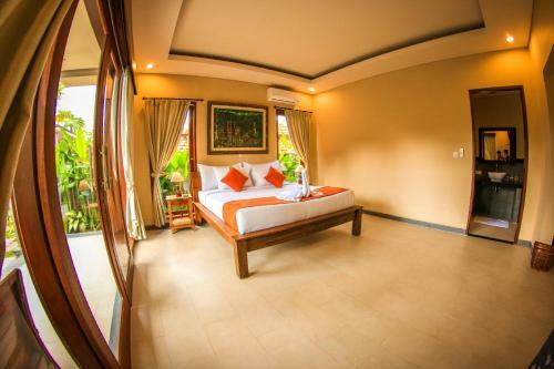 Hostal Cahyatika House & Spa