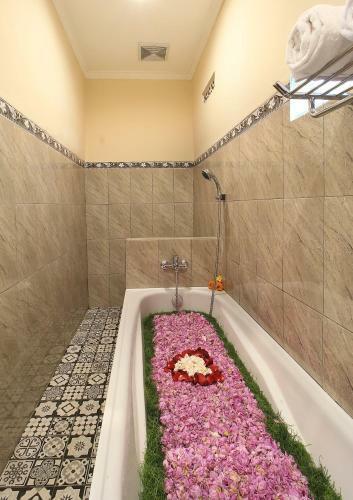 Hostal Jerogadung House