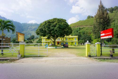 Hotel Oyo 2186 Tongging Beach