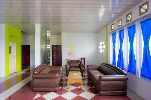 Hotel Oyo 2186 Tongging Beach