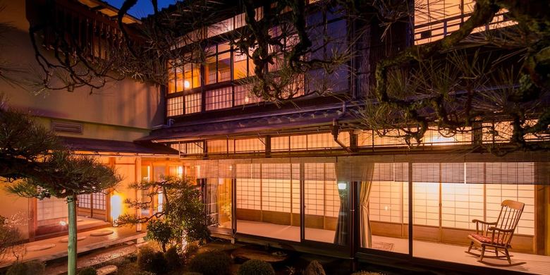 Hotel Charoku Bekkan