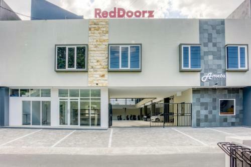 Hostal Reddoorz @ Plemburan Jakal 2