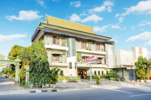 Oyo 3819 Hotel Winotosastro