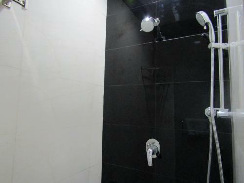Albergue Madina Inn Hotel