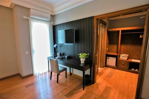 Albergue Madina Inn Hotel