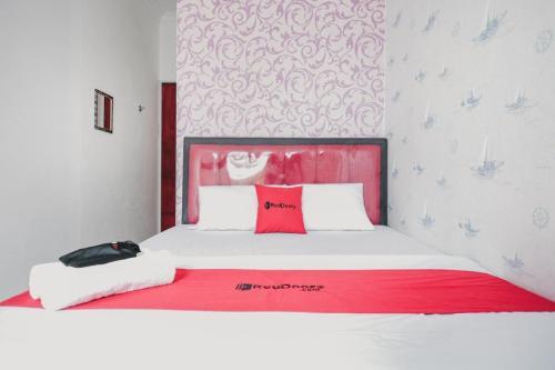 Hostal Reddoorz Near Nagoya Hill Batam 4
