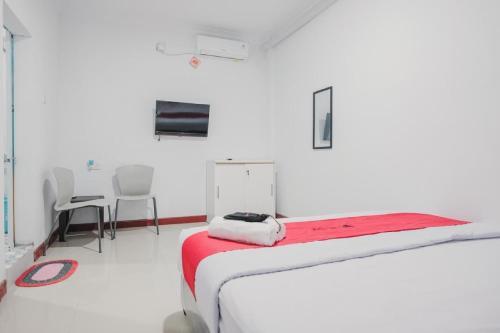 Hostal Reddoorz Near Nagoya Hill Batam 4