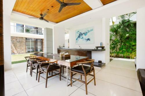 Villa Aqua