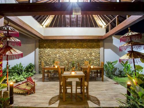 Hostal Pool Access Room At Kerobokan