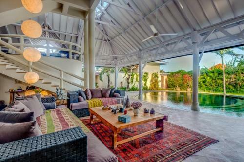 Amazing Villas Complex 8 Br Seminyak W Staff