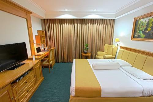 Harmoni Suites Hotel